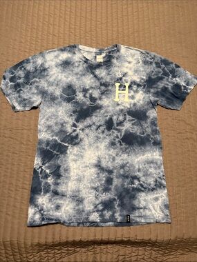 HUF Men's Navy and White Tie-Dye Short Sleeve Tee with Yellow 'H'